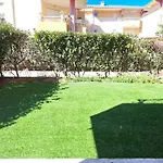 Frejus, 100 M De La Plage Et Base Nature